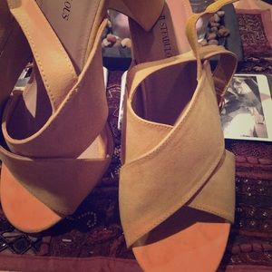 Chunky Mustard Heel